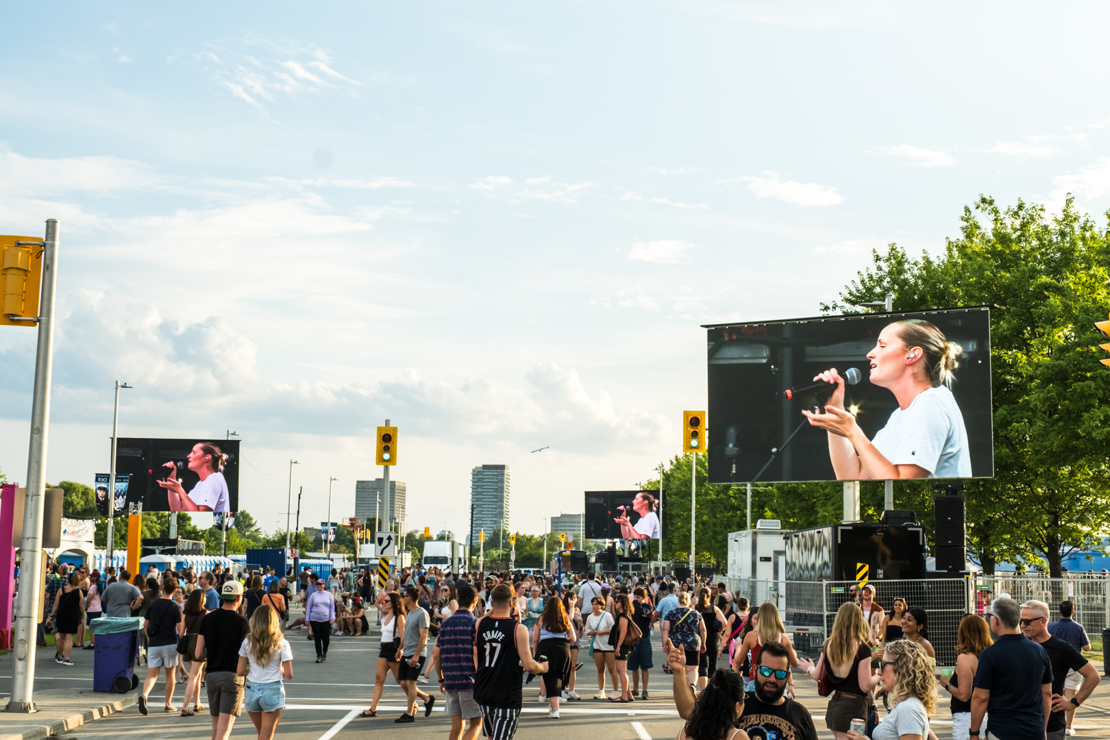 Palmer Audio Inc. fait passer la production événementielle au niveau supérieur grâce aux remorques à écran LED ST100 de Stageline