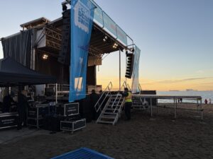 SL100_Stageline_AVStrategies_Polarbearswim2026